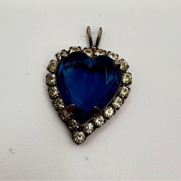 Vintage Blue Heart of the ocean (titanic) Pendant with Silver Accents - Picture 2 of 6